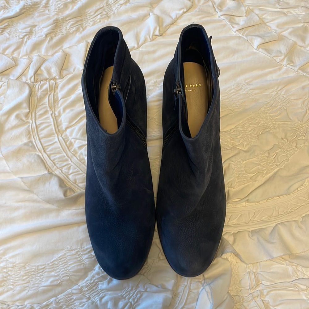Cole Hahn navy soft leather suede booties